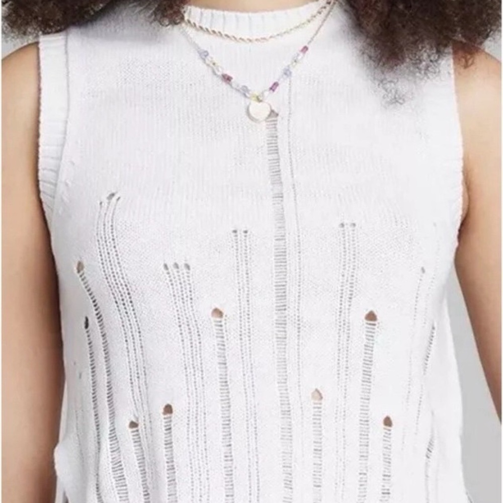 Distressed White Crop Sweater Vest